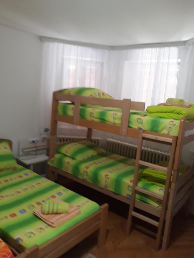 Hostel Corner 021 Novi Sad Buitenkant foto