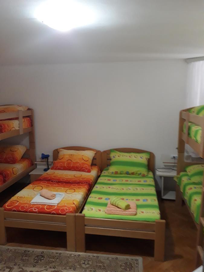 Hostel Corner 021 Novi Sad Buitenkant foto